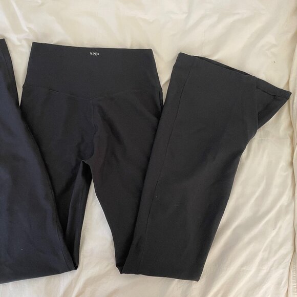 Abercrombie & Fitch YPB Black Flare Leggings in Size Small - Picture 4 of 4